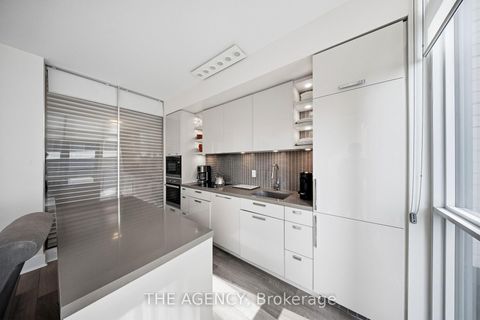 Photo 12 at 401 - 32 Davenport Road, Annex, Toronto