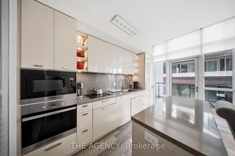 Photo 13 at 401 - 32 Davenport Road, Annex, Toronto
