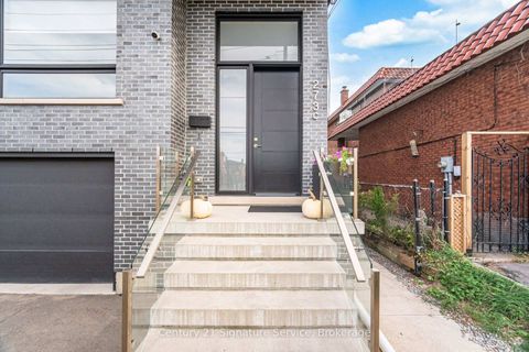 Photo 2 at 273C Ranee Avenue, Glen Park, Toronto
