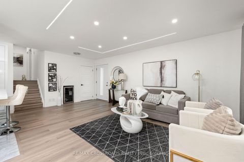 Photo 6 at 184 Laverock Avenue, Mill Pond, Richmond Hill