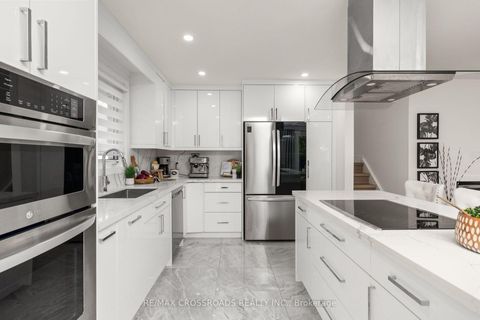Photo 11 at 184 Laverock Avenue, Mill Pond, Richmond Hill