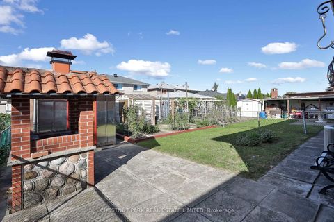 Photo 39 at 28 Charrington Crescent, Jane Heights, Toronto