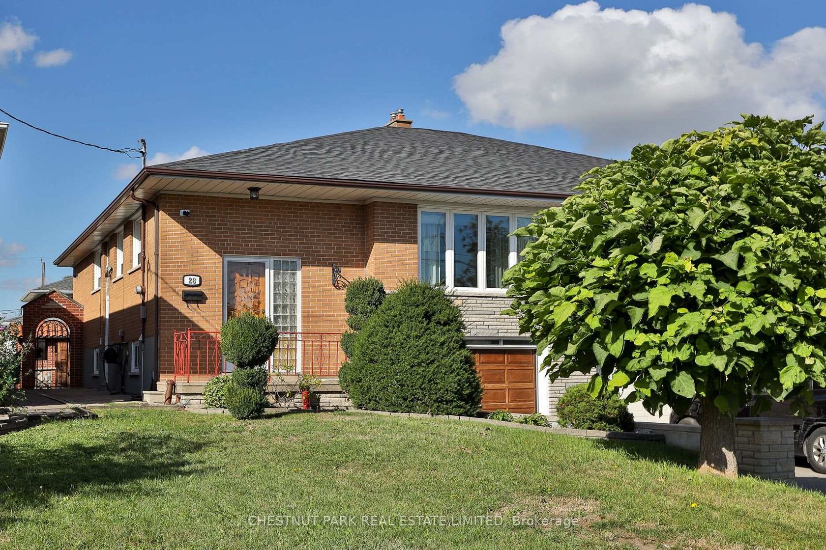 28 Charrington Crescent, Jane Heights, Toronto 