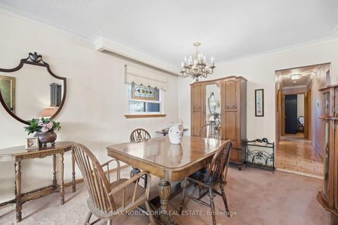 Photo 12 at 4 Warlingham Court, West Deane, Toronto