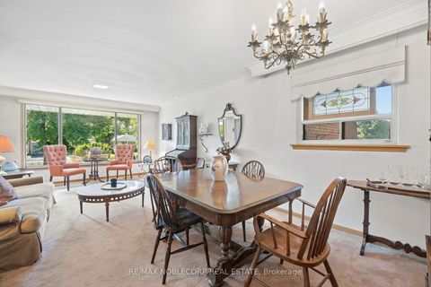 Photo 13 at 4 Warlingham Court, West Deane, Toronto