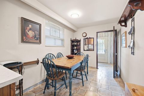 Photo 14 at 4 Warlingham Court, West Deane, Toronto