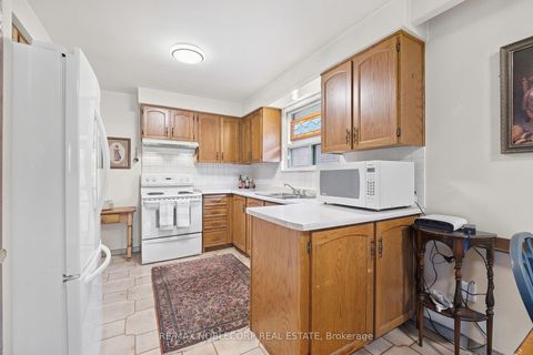 Photo 17 at 4 Warlingham Court, West Deane, Toronto