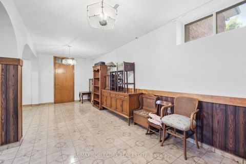 Photo 23 at 4 Warlingham Court, West Deane, Toronto