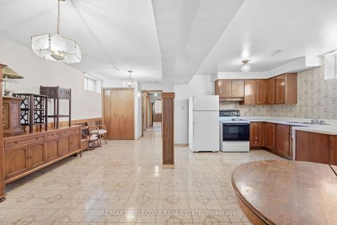Photo 26 at 4 Warlingham Court, West Deane, Toronto