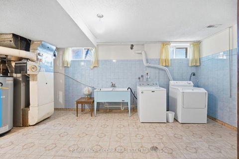 Photo 31 at 4 Warlingham Court, West Deane, Toronto