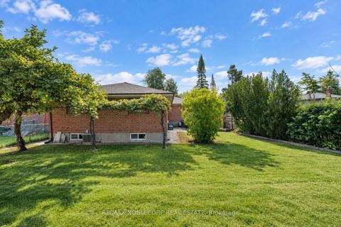 Photo 36 at 4 Warlingham Court, West Deane, Toronto