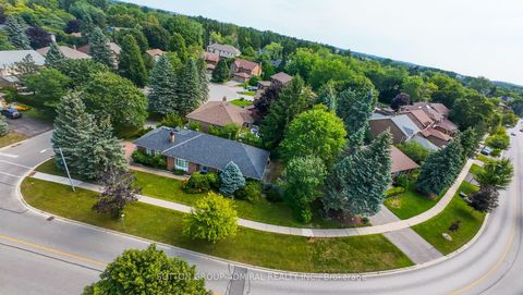 Photo 1 at 284 Murray Drive, Aurora Village, Aurora