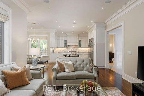 Photo 12 at 94 Munro Boulevard, Windfields, Toronto