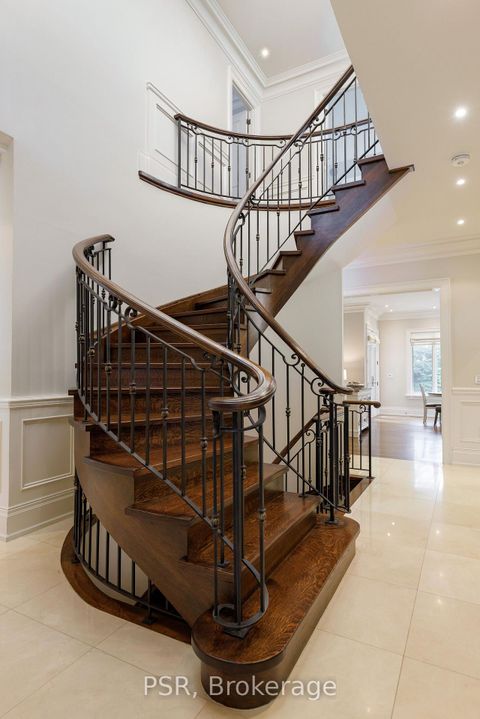 Photo 20 at 94 Munro Boulevard, Windfields, Toronto