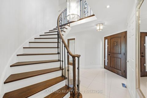 Photo 7 at 192 Veneto Drive, Vaughan Grove, Vaughan