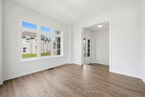 Photo 8 at 2 George Ellis Drive, Keswick North, Georgina