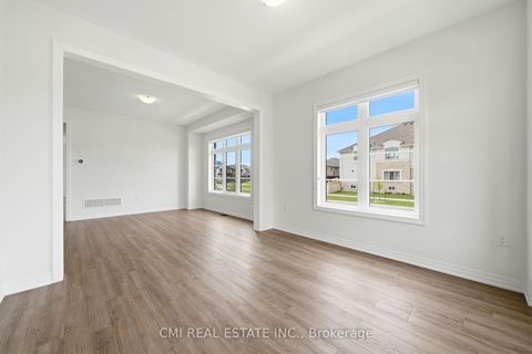 Photo 9 at 2 George Ellis Drive, Keswick North, Georgina