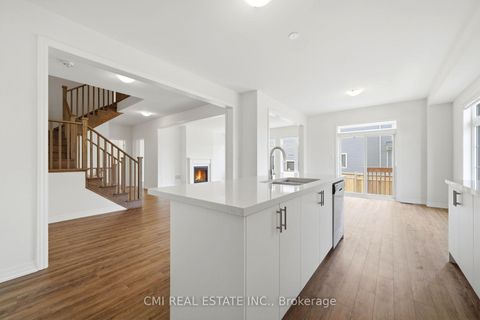 Photo 10 at 2 George Ellis Drive, Keswick North, Georgina