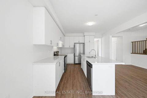 Photo 11 at 2 George Ellis Drive, Keswick North, Georgina