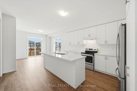 Photo 13 at 2 George Ellis Drive, Keswick North, Georgina