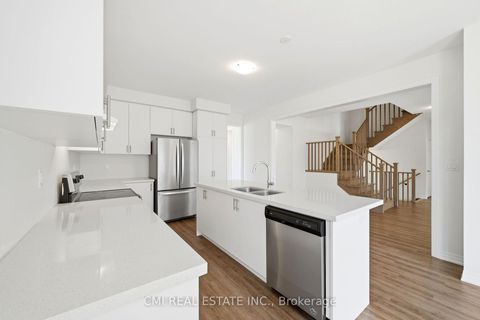 Photo 14 at 2 George Ellis Drive, Keswick North, Georgina