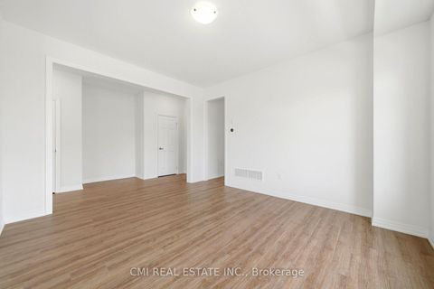 Photo 16 at 2 George Ellis Drive, Keswick North, Georgina