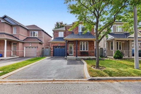 Photo 2 at 23 Battleford Avenue, Vellore Village, Vaughan