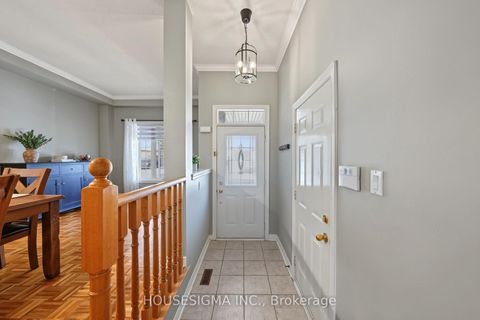 Photo 5 at 23 Battleford Avenue, Vellore Village, Vaughan