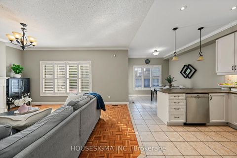 Photo 10 at 23 Battleford Avenue, Vellore Village, Vaughan