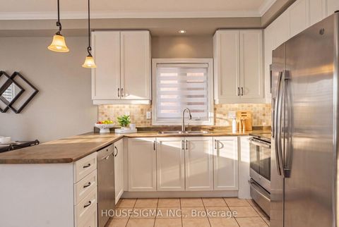 Photo 13 at 23 Battleford Avenue, Vellore Village, Vaughan