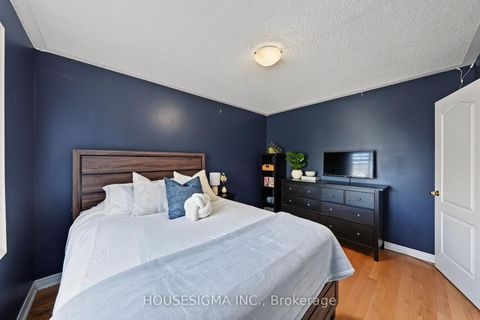 Photo 32 at 23 Battleford Avenue, Vellore Village, Vaughan