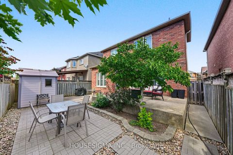 Photo 39 at 23 Battleford Avenue, Vellore Village, Vaughan