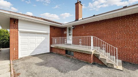 Photo 3 at 32 Allonsius Drive, West Deane, Toronto