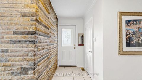 Photo 4 at 32 Allonsius Drive, West Deane, Toronto