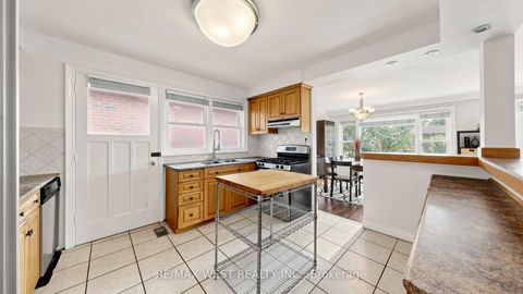 Photo 10 at 32 Allonsius Drive, West Deane, Toronto