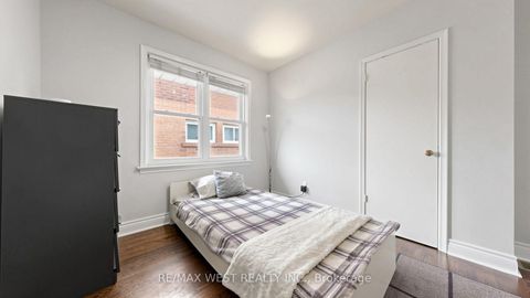 Photo 18 at 32 Allonsius Drive, West Deane, Toronto