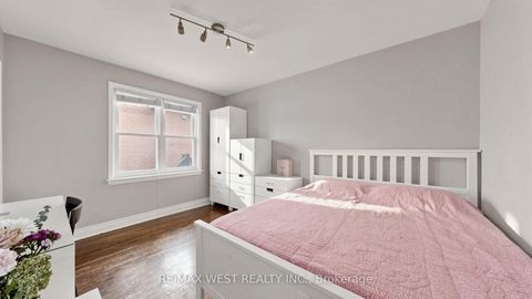 Photo 21 at 32 Allonsius Drive, West Deane, Toronto