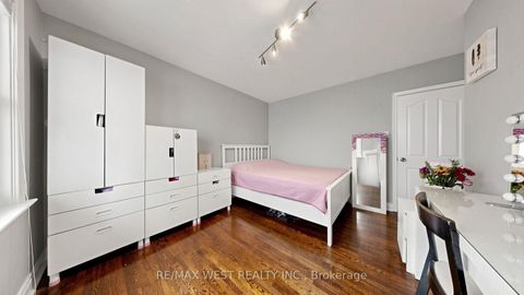Photo 22 at 32 Allonsius Drive, West Deane, Toronto