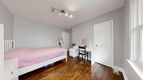 Photo 23 at 32 Allonsius Drive, West Deane, Toronto