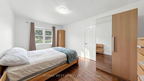 Photo 25 at 32 Allonsius Drive, West Deane, Toronto