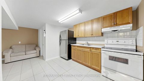 Photo 28 at 32 Allonsius Drive, West Deane, Toronto