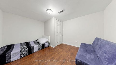 Photo 32 at 32 Allonsius Drive, West Deane, Toronto