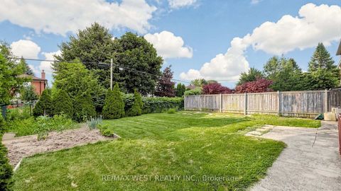 Photo 40 at 32 Allonsius Drive, West Deane, Toronto