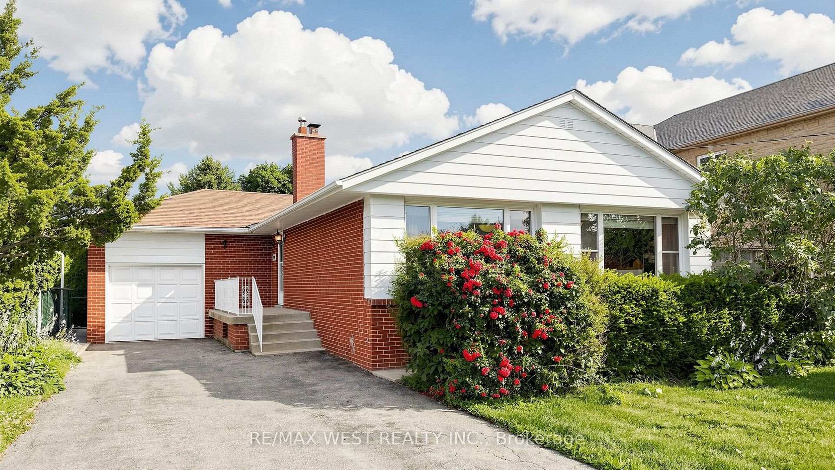 32 Allonsius Drive, West Deane, Toronto 