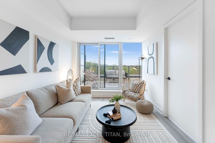 Photo 11 at 611 - 5 Lakeview Avenue, Bellwoods, Toronto