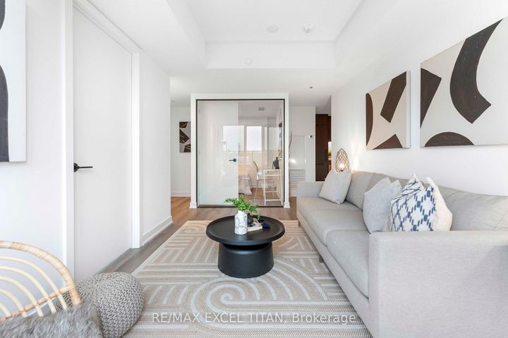 Photo 13 at 611 - 5 Lakeview Avenue, Bellwoods, Toronto