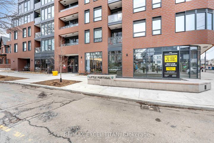 Photo 40 at 611 - 5 Lakeview Avenue, Bellwoods, Toronto