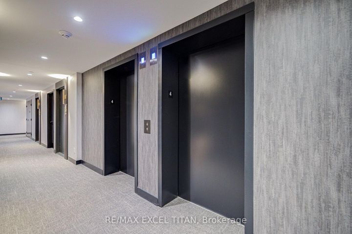 Photo 3 at 416 - 5 Lakeview Avenue, Bellwoods, Toronto