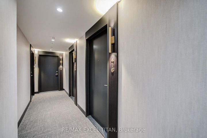 Photo 4 at 416 - 5 Lakeview Avenue, Bellwoods, Toronto