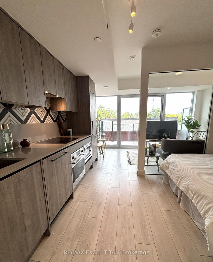 Photo 11 at 416 - 5 Lakeview Avenue, Bellwoods, Toronto
